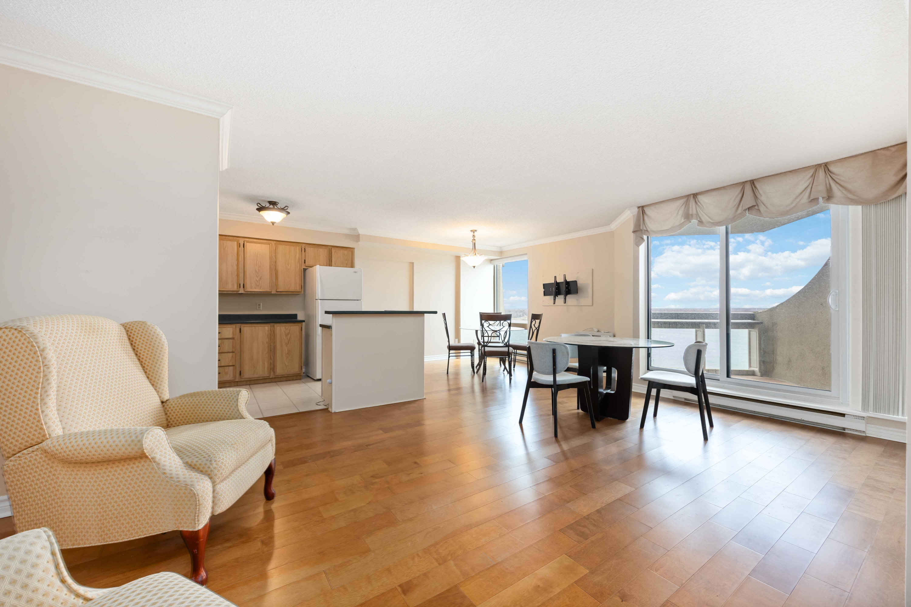 155 Front Street North - 1306